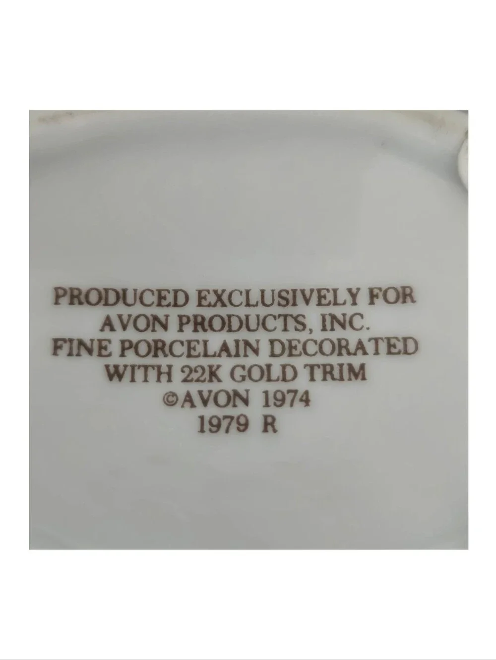 Vtg 1979 Avon Porcelain Ceramic Egg Trinket / Jewelry Box, Storage, 22k Gold